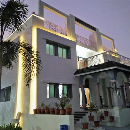 Royal Club & Resort Ahmadabad Zewnętrze zdjęcie